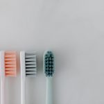 Jak długo myć zęby szczoteczką soniczną?